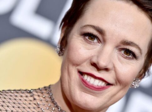 olivia-colman-golden-globes-1078-crop-1546938918-2045x1363