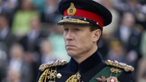 Manhunt-Tobias Menzies