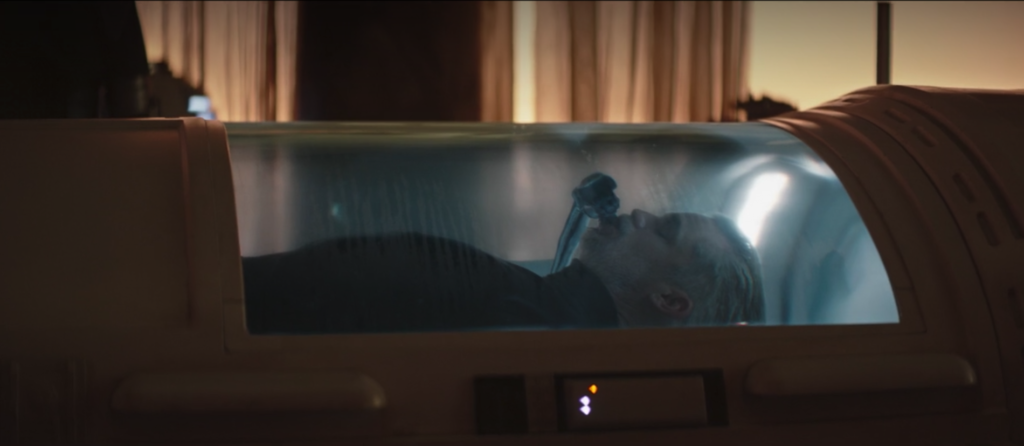 Cobb Vanth nella vasca di bacta - The Book of Boba Fett 1x07 | Credits: Disney+