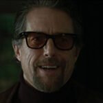 Hugh Grant -Zeus -Netflix- Kaos