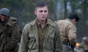 Logan Lerman-Phoebe Dynevor -The Threesome