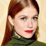 Genevieve Angelson the handmaid's tale 5